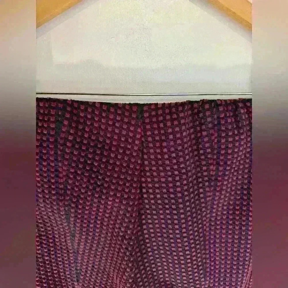 NWT Anthropologie Essential Crop Flare Pants In Maroon Navy Check Size Medium - Picture 5 of 14